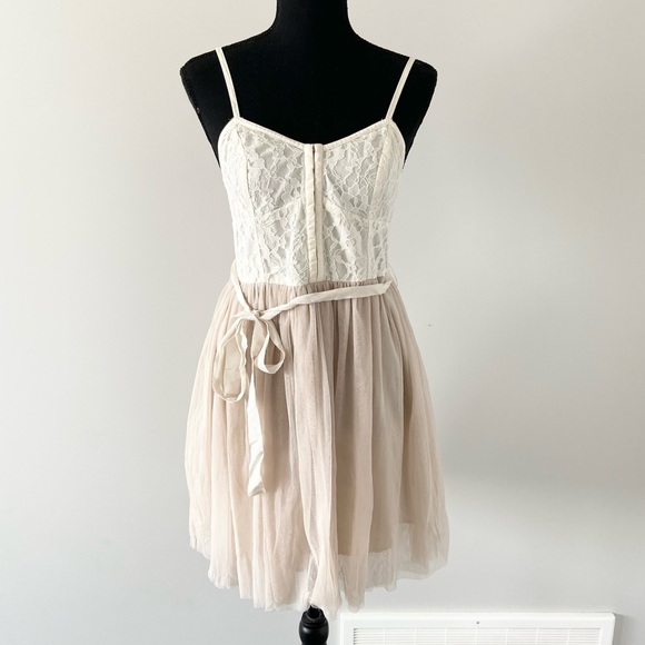 American Eagle Outfitters Dresses & Skirts - American Eagle Lace And Tulle Ballerina Dress